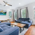 Stunning 4br-5br Near French Quarter Homes By Hosteeva *