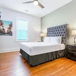 Stunning 4br-5br Near French Quarter Homes By Hosteeva