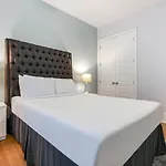 Apartment Stunning 4br-5br Near French Quarter Homes By Hosteeva *