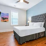 Stunning 4br-5br Near French Quarter Homes By Hosteeva Apartment