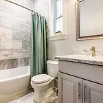 Stunning 4br-5br Near French Quarter Homes By Hosteeva *