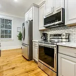 Stunning 4br-5br Near French Quarter Homes By Hosteeva