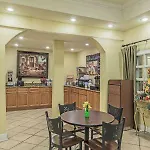 Hotel Super 8 By Wyndham