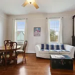 Aparthotel Freret Near Streetcar & Tulane 4*