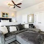 5Br Penthouse With Amenities Near Fq