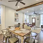 Chic Escape With Furnished Deck Walk To Cafes!