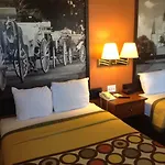 Hotel Super 8 By Wyndham 2*