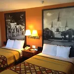 Super 8 By Wyndham Hotel 2*
