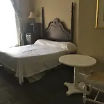 St Vincent's Hostel *
