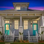 Private 2br In Uptown By Hosteeva Apartment