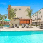 Holiday home Luxury 3-story W Pool & Parking Garage New Orleans