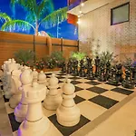 Luxury 3-story W Pool & Parking Garage New Orleans