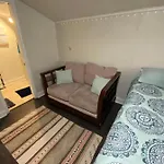 New Orleans Neighbor