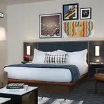 International House 4*