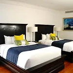 Hotel Royal Frenchmen And Bar