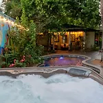 The Lookout Inn 3*