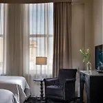 International House 4*