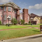 4 Mi To Bourbon St Spacious Retreat With Wet Bar!