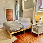 Gorgeous Garden District Apt Steps To St Charles