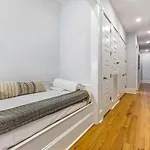 Spacious 5br Urban Retreat W Balcony & Pool * New Orleans