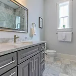 Spacious 5br Urban Retreat W Balcony & Pool Apartment New Orleans