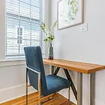 Spacious 5br Urban Retreat W Balcony & Pool Apartment