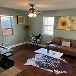 2 Blocks From French Quarters Apartment *