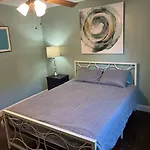 2 Blocks From French Quarters Apartment New Orleans