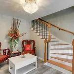 Elegant New Orleans Escape With Furnished Porch!