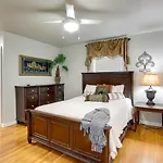 Elegant New Orleans Escape With Furnished Porch!