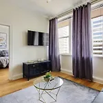 #1406- 14Th Fl King Bed Close To Superdome & Saenger