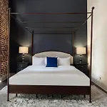 Chuck's Place Aparthotel New Orleans