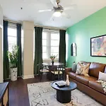 Spacious Modern Near French Quarter *