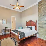 Apartment Spacious Centrally Located *