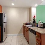 Spacious Modern Near French Quarter *