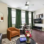 Spacious Modern Near French Quarter Apartment