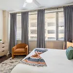 Spacious Modern Near French Quarter Apartment