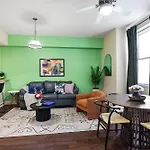 Spacious Modern Near French Quarter Apartment