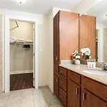 Spacious Modern Near French Quarter Apartment New Orleans