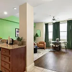 Spacious Modern Near French Quarter New Orleans
