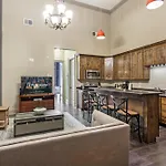 Aparthotel Chuck's Place 2*