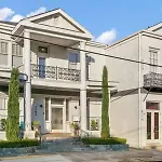Apartment Timeless Elegance Historic Nola Haven 2bd *