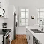 Timeless Elegance Historic Nola Haven 2bd