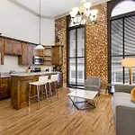 Aparthotel Chuck's Place 2*