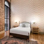 Chuck's Place Aparthotel 2*