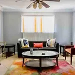 Quiet Cozy 3Bedroom Home 10 Minutes From Downtown