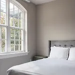 Bywater Aparthotel 3*