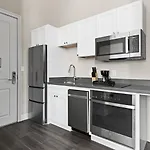 Bywater Aparthotel 3*