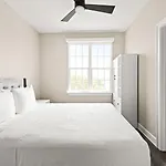 Bywater Aparthotel 3*
