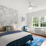 Garden District - Gated Parking Apartment *